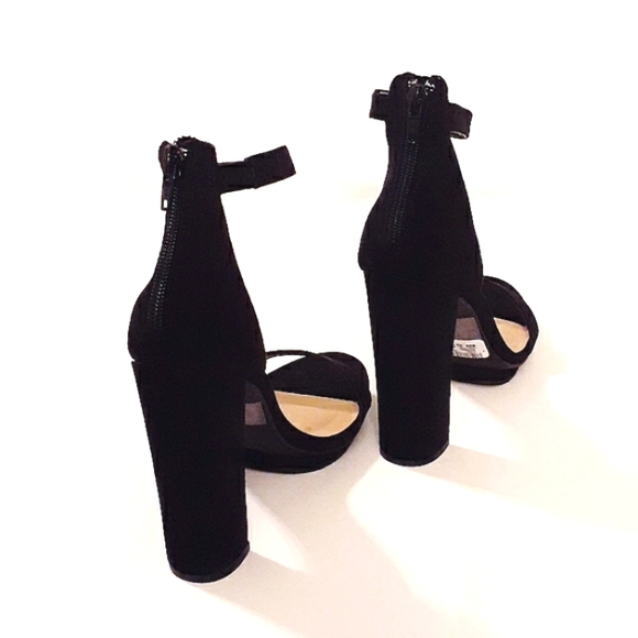 Windsor Pace Suede Essential Heels - Picture 6 of 6